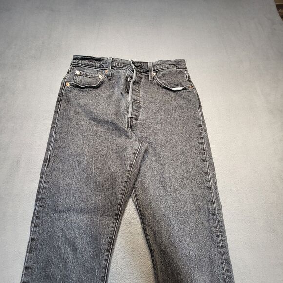 Levis 501 Jeans Womens 10? 30x28 Black Denim Straight Leg Distressed Button Fly - Picture 2 of 13